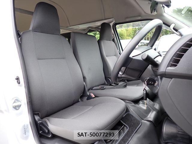 Toyota HIACE VAN 2022-03 7729972-20