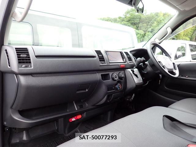 Toyota HIACE VAN 2022-03 7729972-21