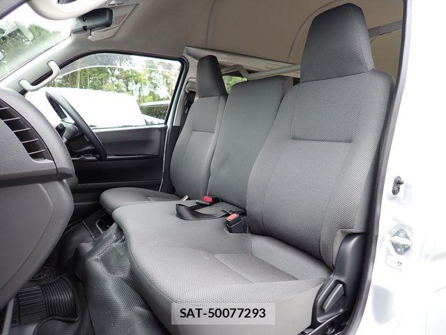 Toyota HIACE VAN 2022-03 7729972-22