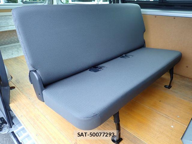 Toyota HIACE VAN 2022-03 7729972-23
