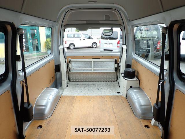 Toyota HIACE VAN 2022-03 7729972-26