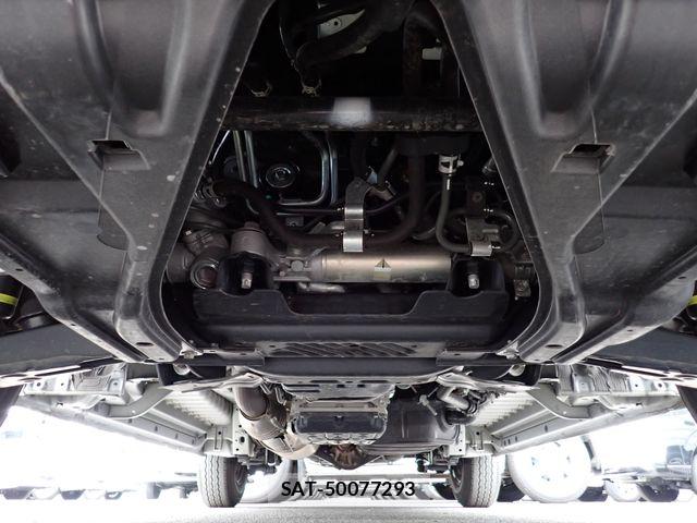 Toyota HIACE VAN 2022-03 7729972-27