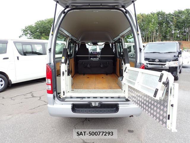 Toyota HIACE VAN 2022-03 7729972-6