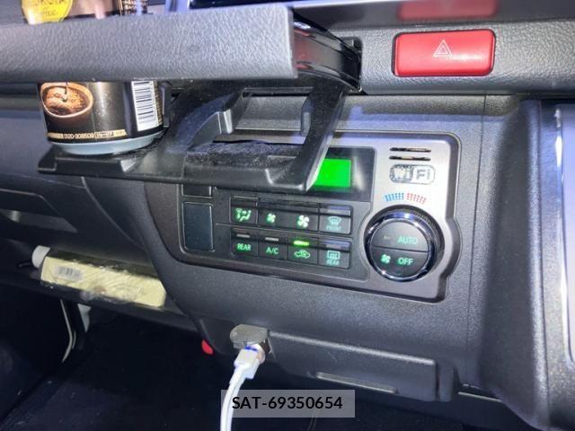 Toyota HIACE VAN 2020-08 7729971-13