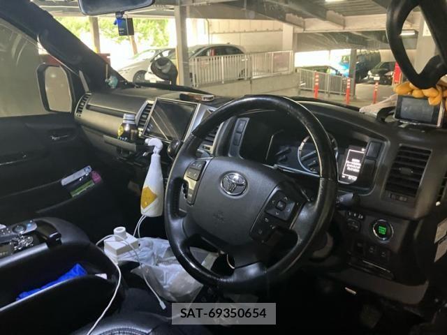 Toyota HIACE VAN 2020-08 7729971-7