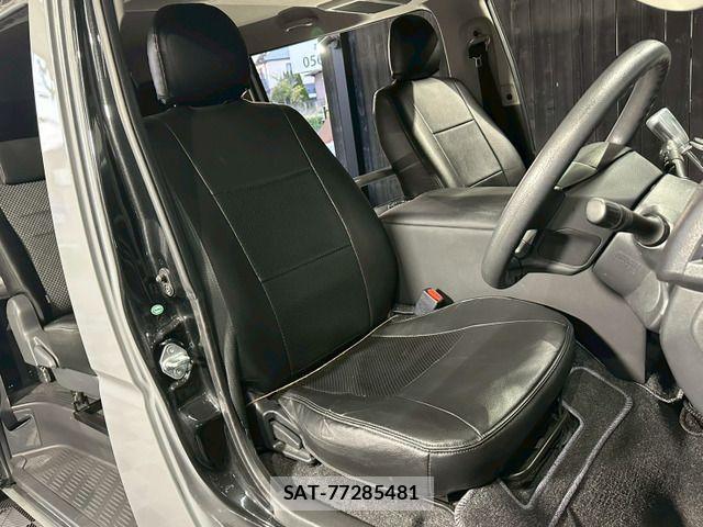 Toyota HIACE VAN 2018-10 7729990-5
