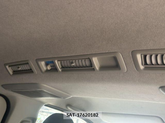 Toyota HIACE VAN 2011-05 7729992-9