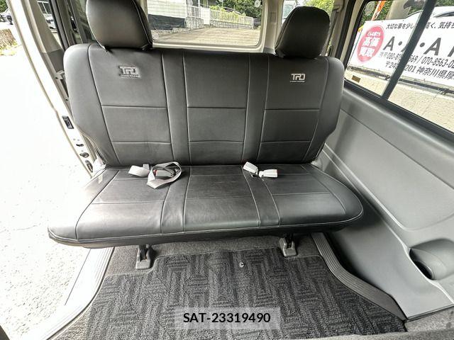 Toyota HIACE VAN 2009-04 7729994-9