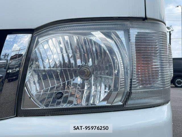 Toyota HIACE VAN 2010-08 7789921-22