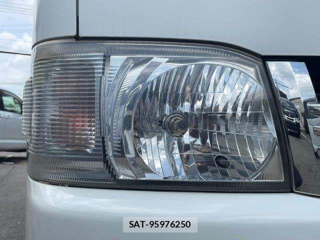Toyota HIACE VAN 2010-08 7789921-23