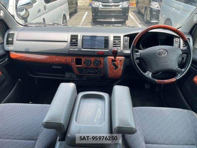 Toyota HIACE VAN 2010-08 7789921-2