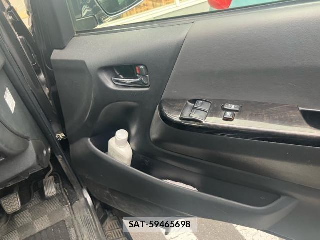 Toyota HIACE VAN 2016-09 7789920-12