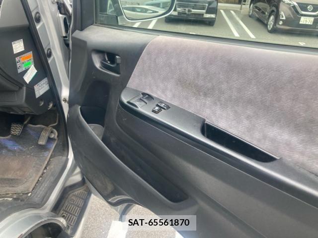 Toyota HIACE VAN 2005-11 7789907-11