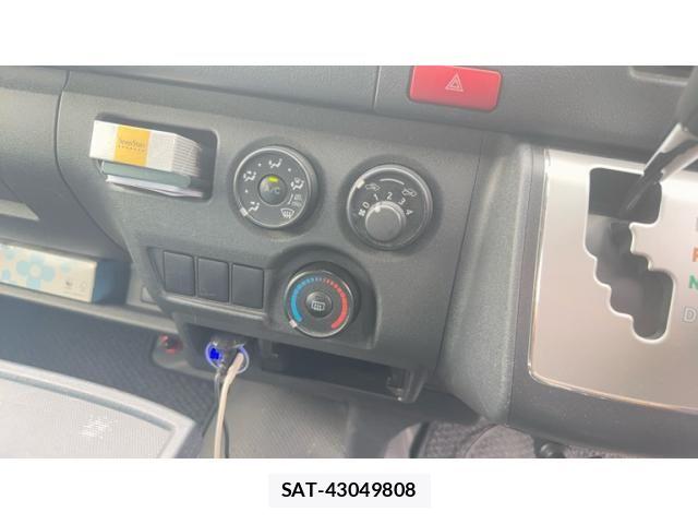 Toyota HIACE VAN 2016-11 7880101-10