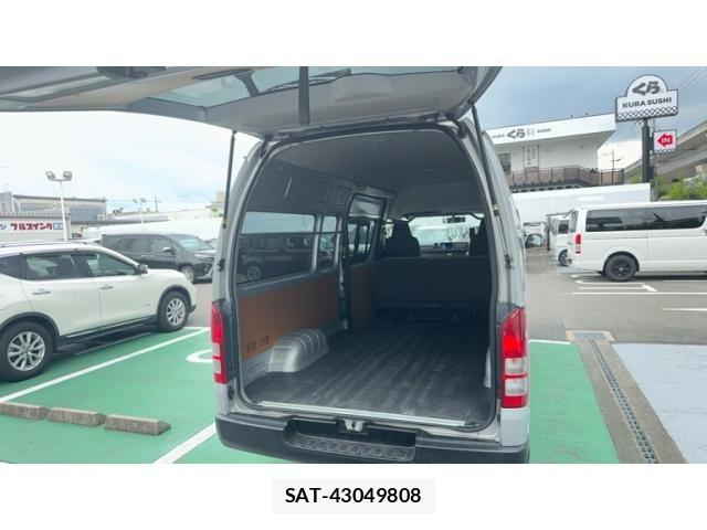 Toyota HIACE VAN 2016-11 7880101-12