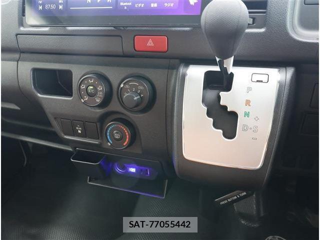 Toyota HIACE VAN 2024-04 7880098-10