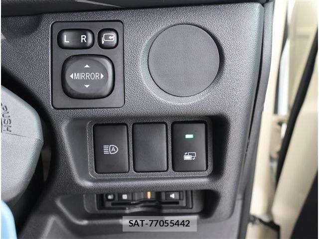 Toyota HIACE VAN 2024-04 7880098-11