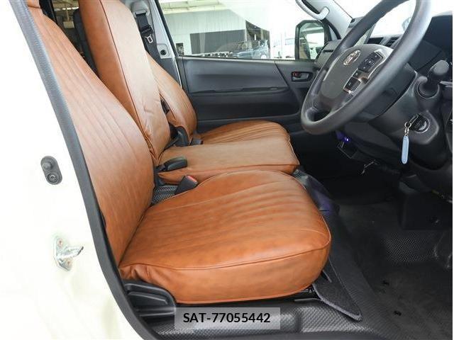 Toyota HIACE VAN 2024-04 7880098-12