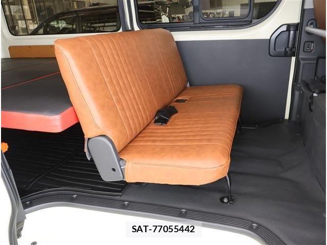 Toyota HIACE VAN 2024-04 7880098-13