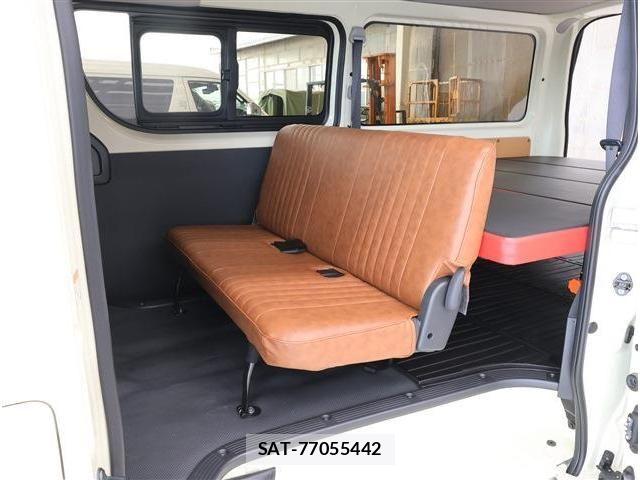 Toyota HIACE VAN 2024-04 7880098-15