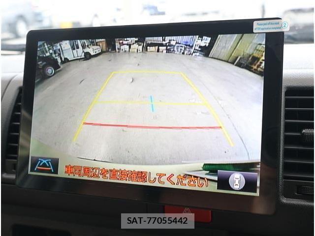 Toyota HIACE VAN 2024-04 7880098-3