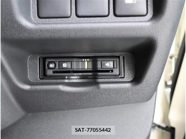 Toyota HIACE VAN 2024-04 7880098-5