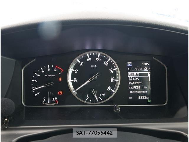 Toyota HIACE VAN 2024-04 7880098-8