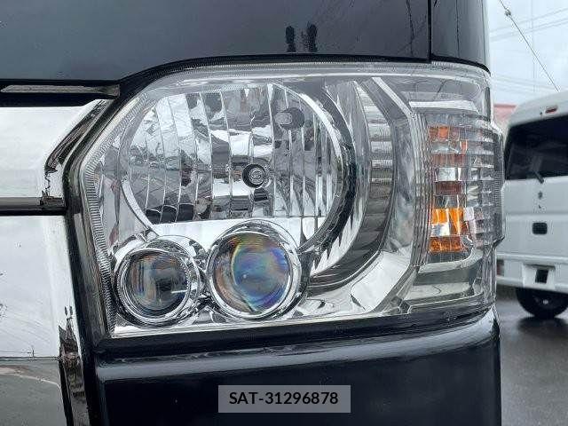 Toyota HIACE VAN 2020-10 7903536-24