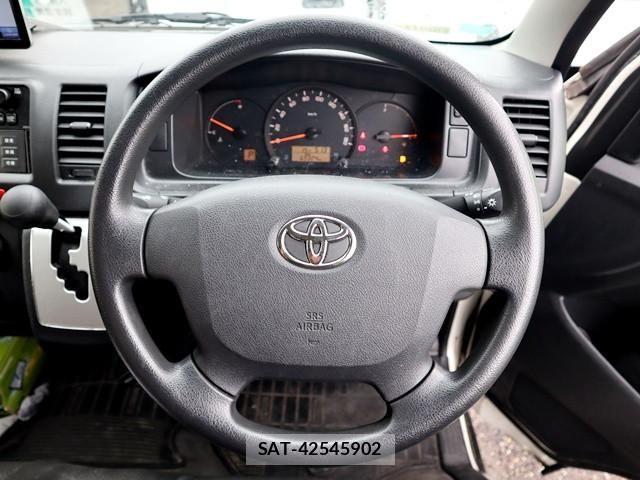 Toyota HIACE VAN 2017-07 7964163-3