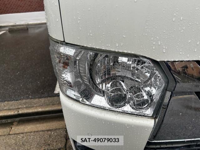 Toyota HIACE VAN 2022-09 7964159-2