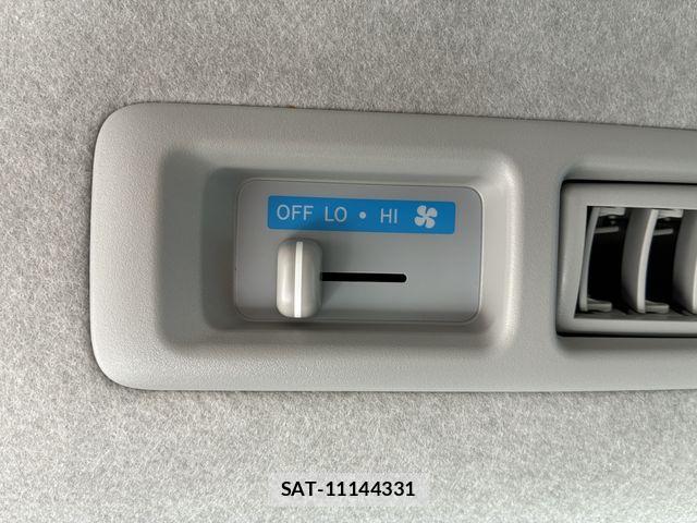 Toyota HIACE VAN 2014-06 7964162-18