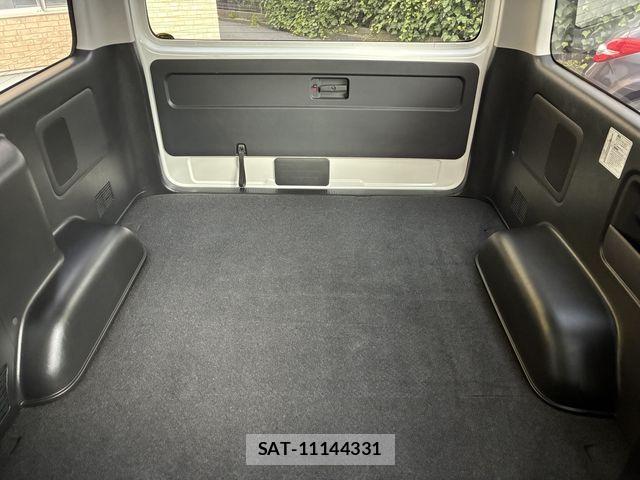 Toyota HIACE VAN 2014-06 7964162-27