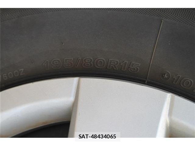 Toyota HIACE VAN 2021-04 7981368-11