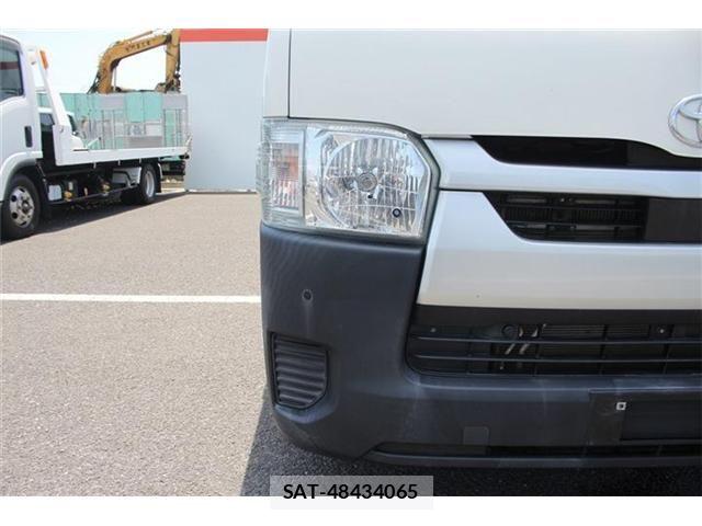 Toyota HIACE VAN 2021-04 7981368-12