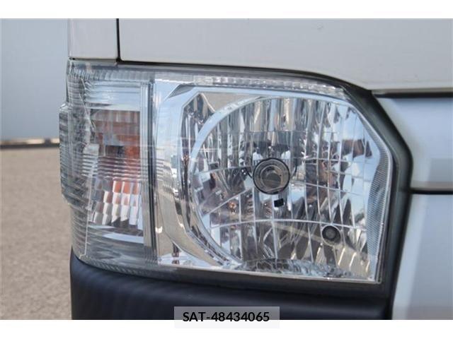 Toyota HIACE VAN 2021-04 7981368-13