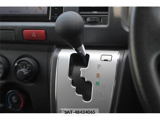 Toyota HIACE VAN 2021-04 7981368-22