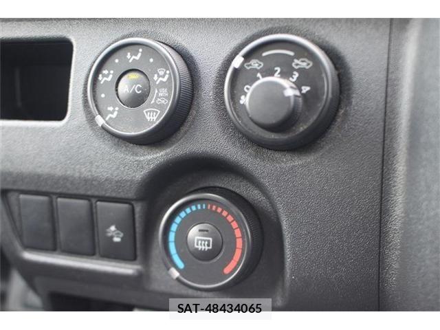 Toyota HIACE VAN 2021-04 7981368-23