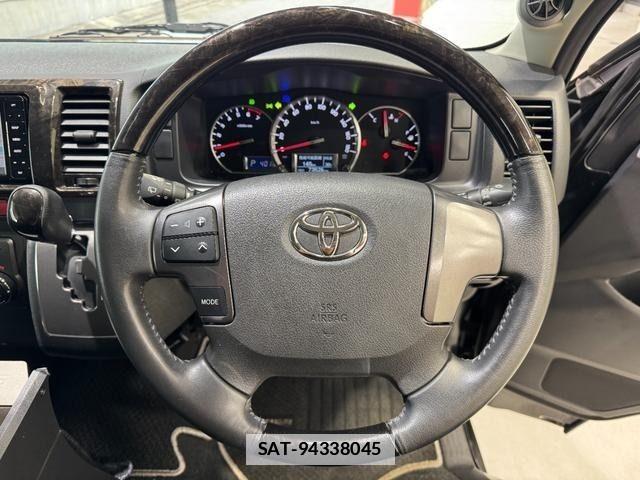 Toyota HIACE VAN 2017-07 7981370-13