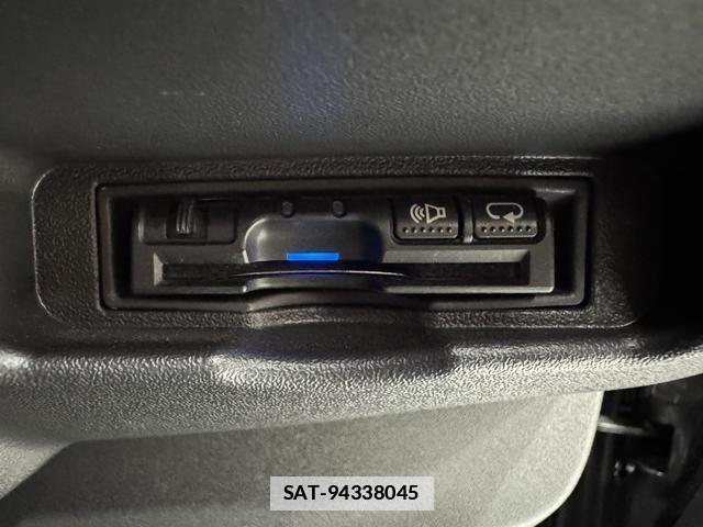 Toyota HIACE VAN 2017-07 7981370-17