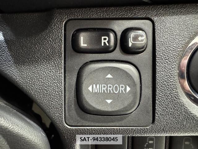 Toyota HIACE VAN 2017-07 7981370-18