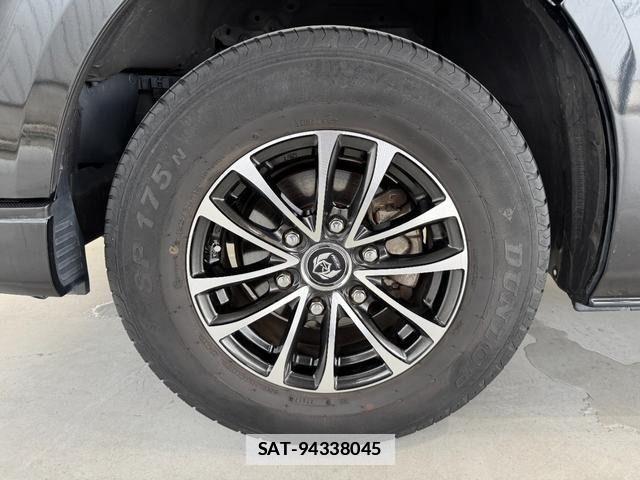 Toyota HIACE VAN 2017-07 7981370-7