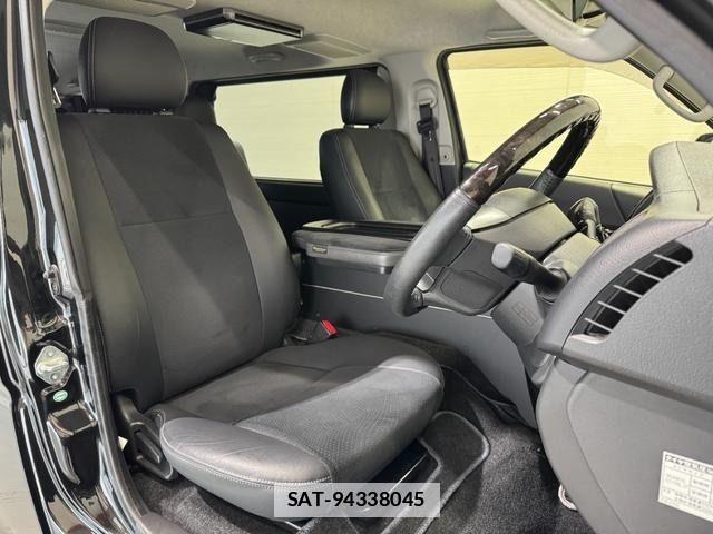 Toyota HIACE VAN 2017-07 7981370-8