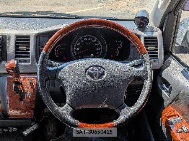 Toyota HIACE VAN 2006-10 7981372-9