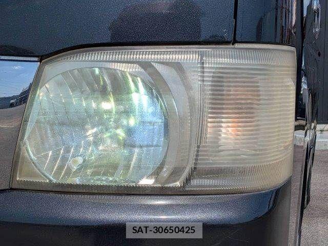 Toyota HIACE VAN 2006-10 7981372-10