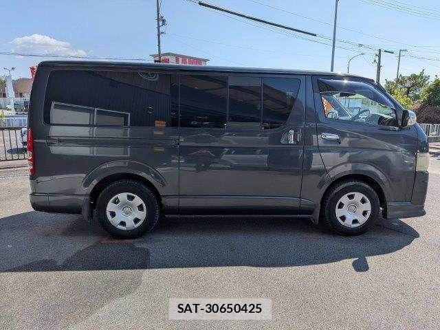 Toyota HIACE VAN 2006-10 7981372-15