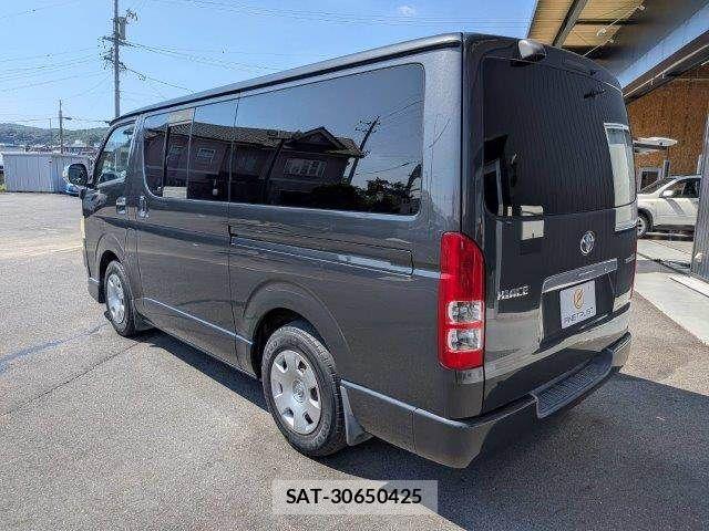 Toyota HIACE VAN 2006-10 7981372-18