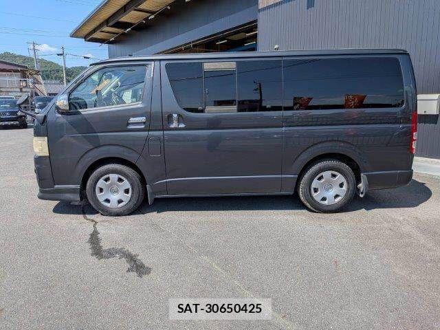 Toyota HIACE VAN 2006-10 7981372-19