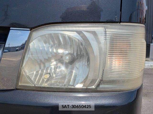 Toyota HIACE VAN 2006-10 7981372-20