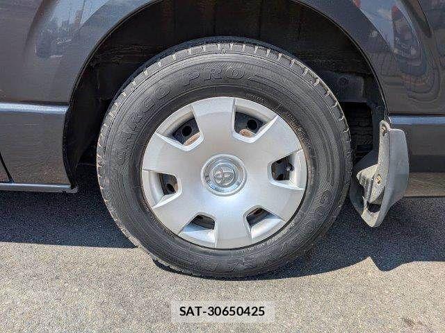 Toyota HIACE VAN 2006-10 7981372-26