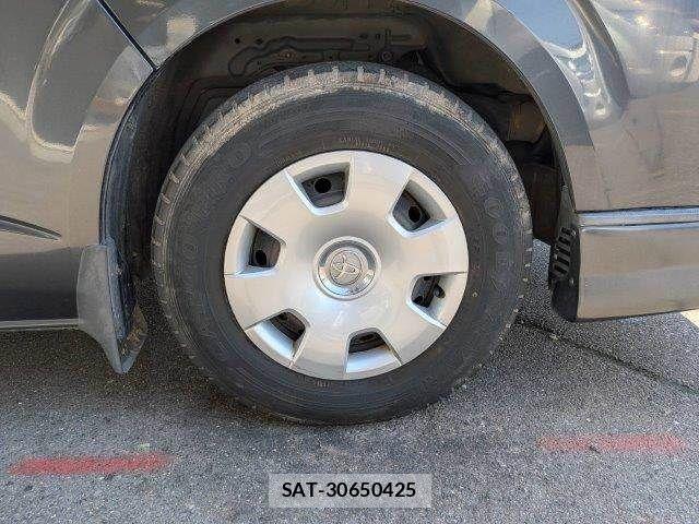 Toyota HIACE VAN 2006-10 7981372-28